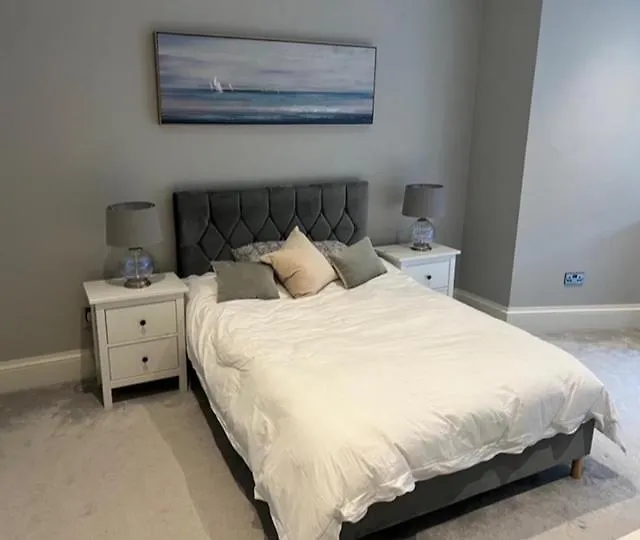 Beautiful Church Conversion, Edinburgh Apartman